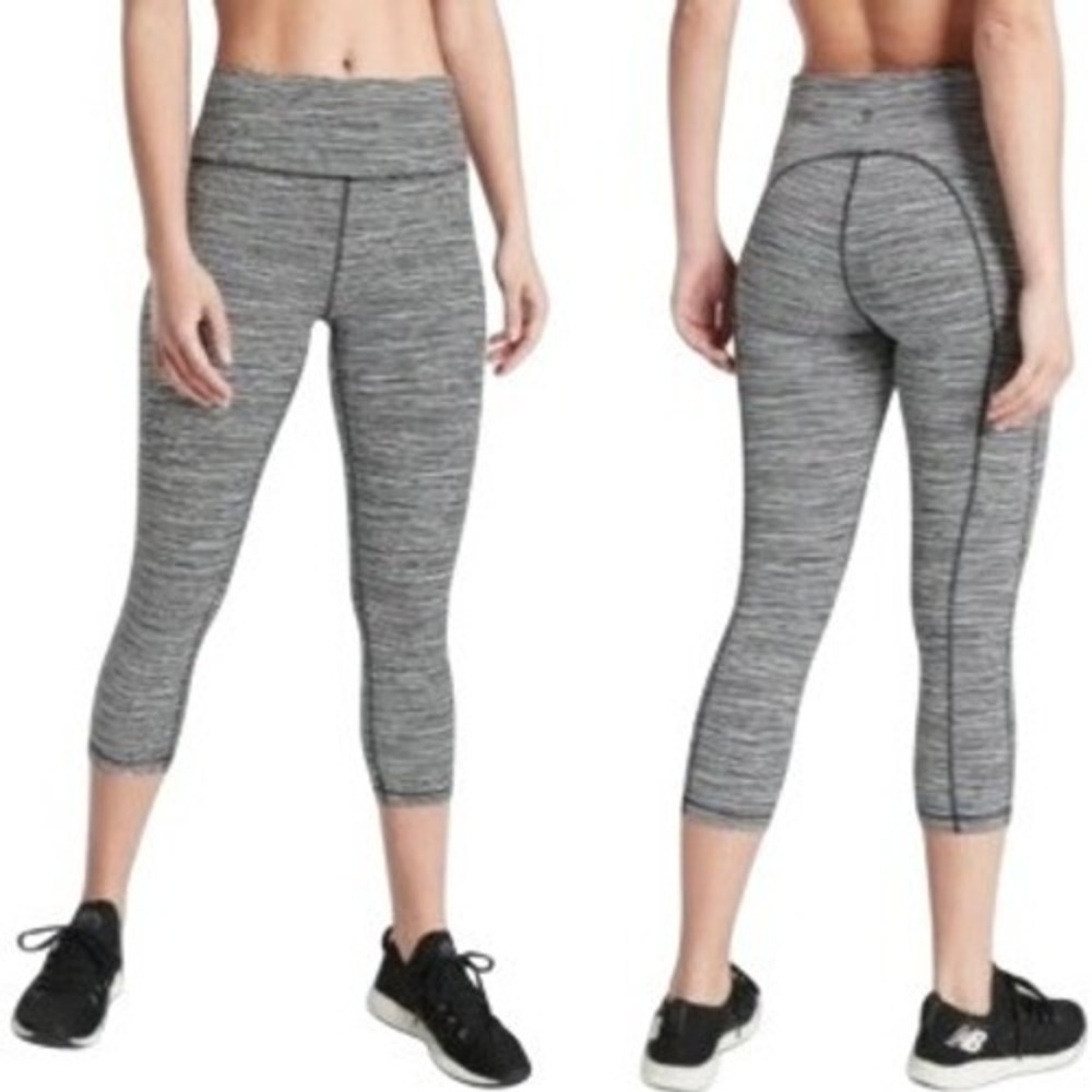 Athleta Ultimate Capri Black White Legging Size Medium